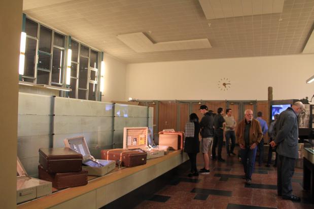 Bezoekers in het Tränenpalast in 2014