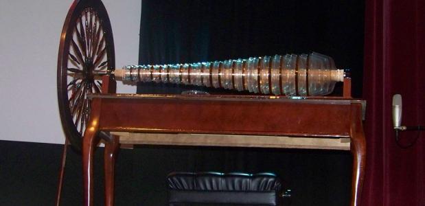 Glasharmonica gebouwd naar het oorspronkelijke ontwerp van Benjamin Franklin