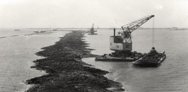 Aanleg Afsluitdijk Periode1928 Collectie 0256 Waterschap Zuiderzeeland foto's Aanleg Afsluitdijk