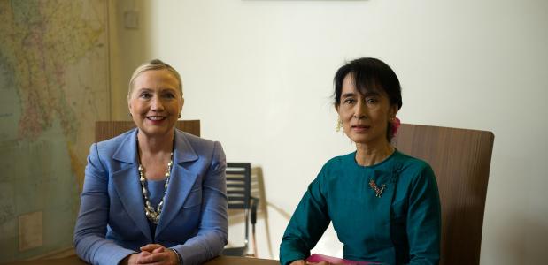 Aung San Suu Kyi met Hillary Clinton