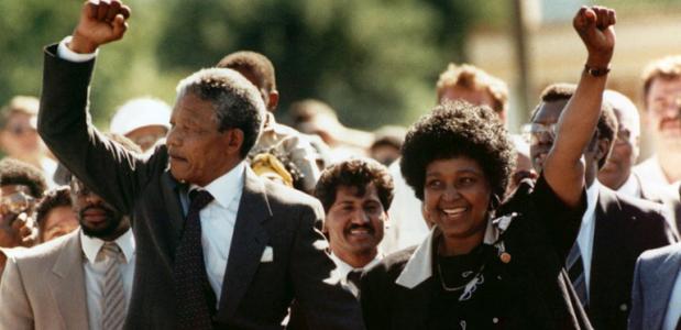 Nelson Mandela en zijn vrouw Winnie na zijn vrijlating in 1990. Bron: Flickr.