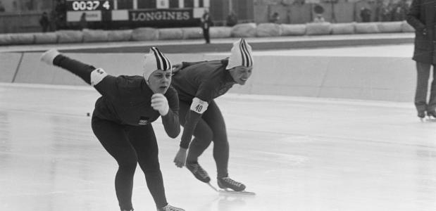 roltrap fotografie Komst Geschiedenis technologische ontwikkeling van schaatssport | IsGeschiedenis