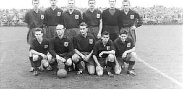 Het elftal van Excelsior in 1956.