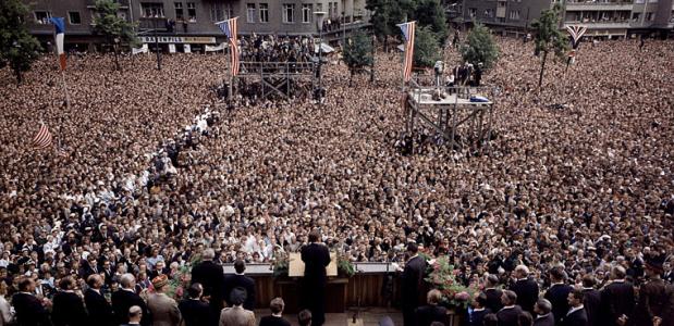 ich bin ein berliner. wikimedia Commons, JFK speech Ich bin (…) (26-6-2013)