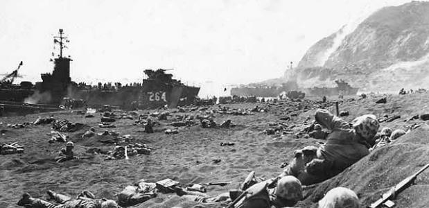 Mariniers landen Iwo Jima