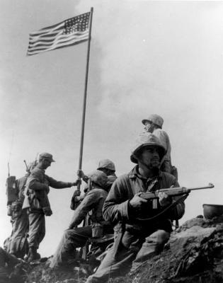 Plaatsen vlag Iwo Jima (de eerste plaatsing)