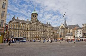 Waarom werd Amsterdam de hoofdstad na Nederland