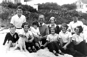 Kennedy-familie: vervloekt of tragedie?