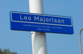 Het straatnaambordje van de Leo Majorlaan in Zwolle CC BY-SA 3.0, via Wikimedia Commons