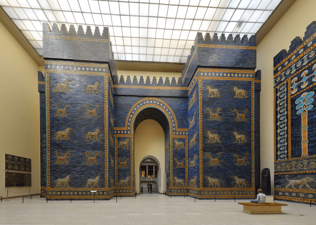 De Ishtar-poort in het Pergamon museum in Berlijn