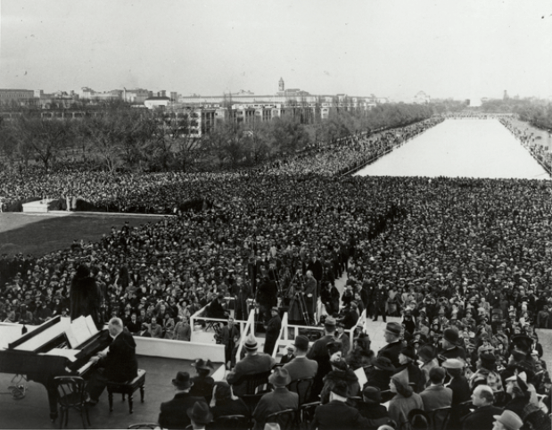 Eleanor Roosevelt organiseert een concert voor burgerrechten.