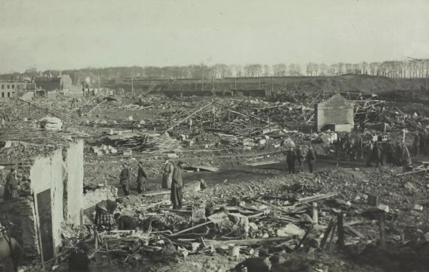 Verwoestingen aangericht door de vele bombardementen 