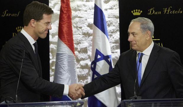 Rutte en Netanyahu in 2013.