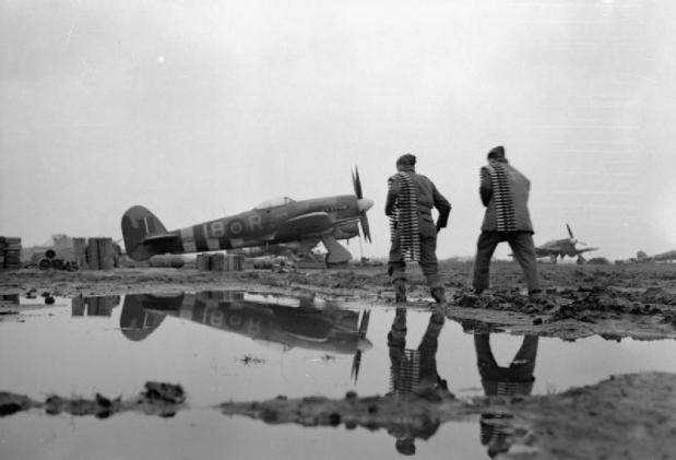 Hawker Typhoon 1944