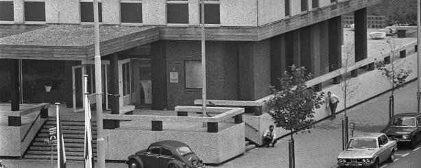 Agenten sluipen rond Franse ambassade bij gijzeling in 1974