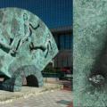 Beschadiging door bomfragmenten op het Olympische Park sculptuur.